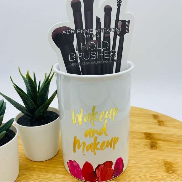 "Wake-up and Makeup" | Makeup Bush Holder - Picture 6 of 10